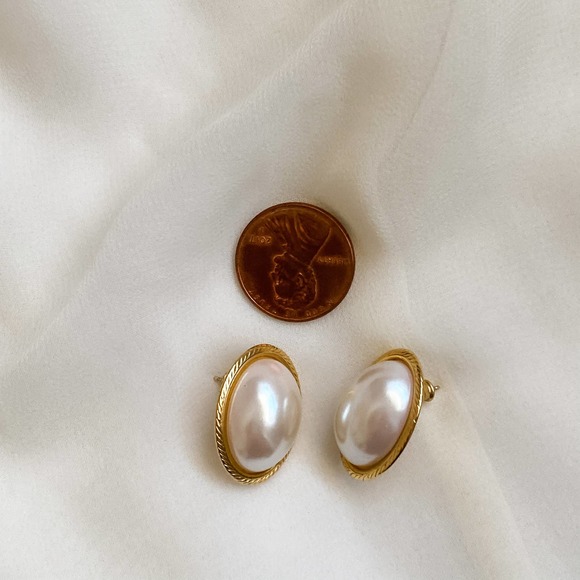 VTG Napier Oval Pearl Gold Halo Earrings - Picture 5 of 5